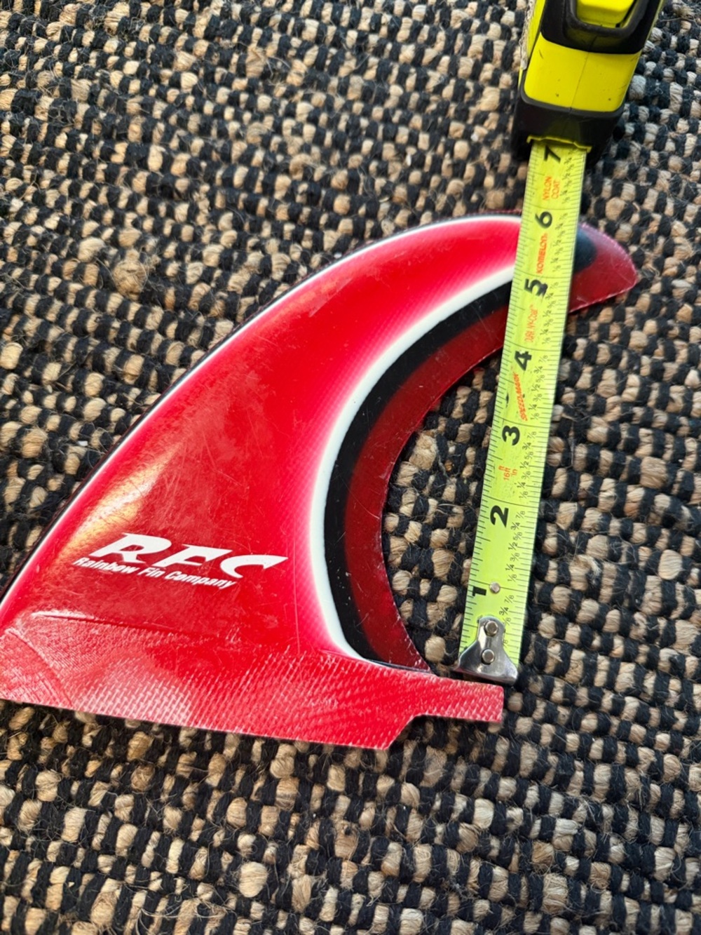 RRC Rainbow Fin Company Red Surfboard Center Fin 6 Inch - Picture 4 of 5